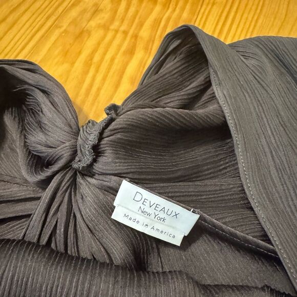 Deveaux New York Ava Ruched Plissé Satin-Crepe midi Gray Dress Size 10 - Picture 8 of 11